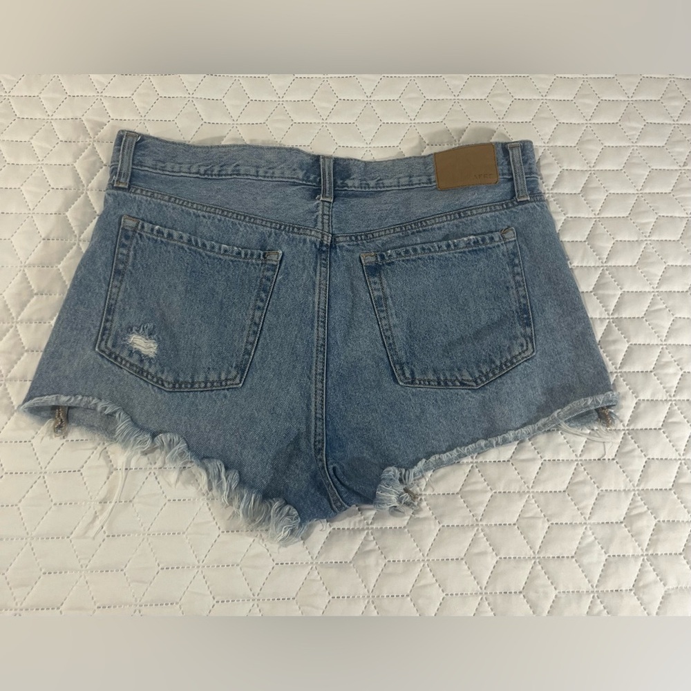Aeropostale Boyfriend Distressed Denim Shorts Button Fly Raw Hem Size 12 - Picture 4 of 9